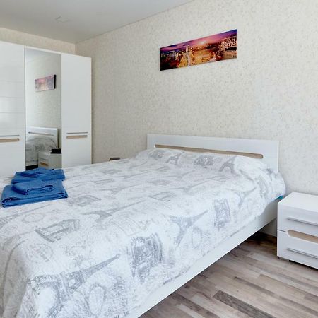 088 Apartment Near Airport Zhulyan Kyiv Exterior foto